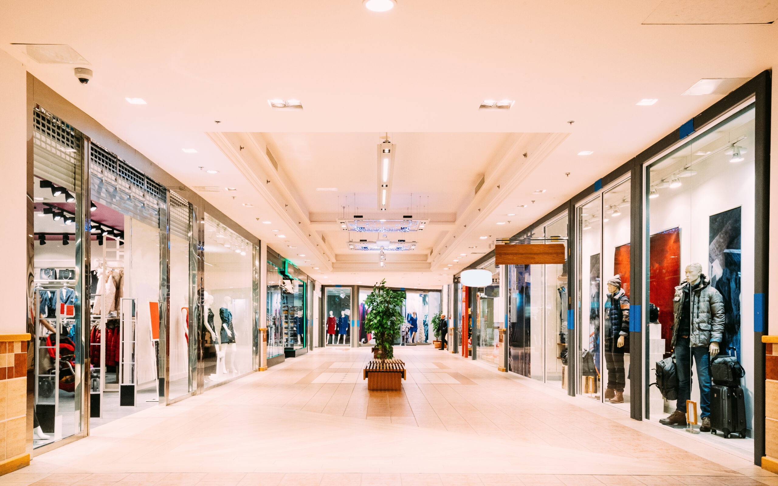Shops,With,Clothes,At,The,Modern,Shopping,Mall,Shopping,Centre